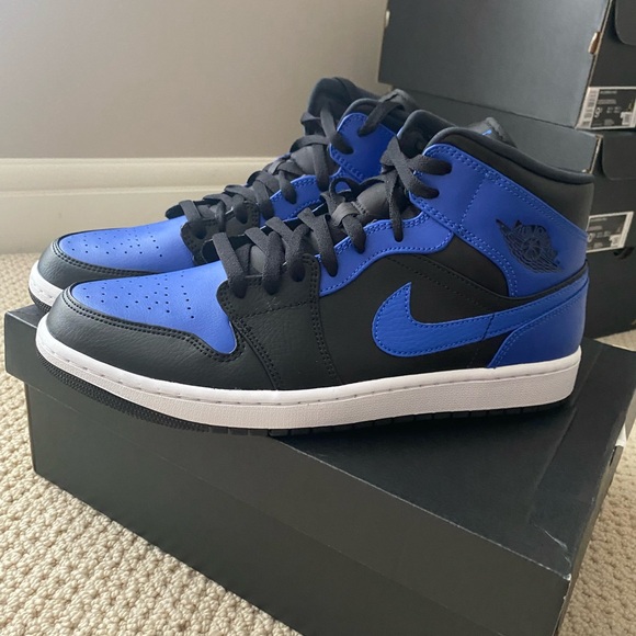 Jordan one mid hyper royal - Picture 2 of 4